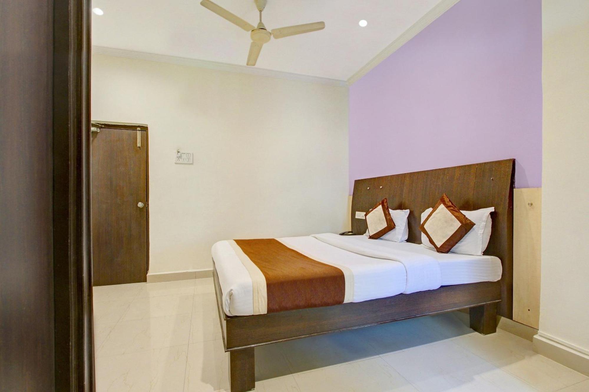 Super Collection O Alekhya Residency Hotell Hyderabad Exteriör bild