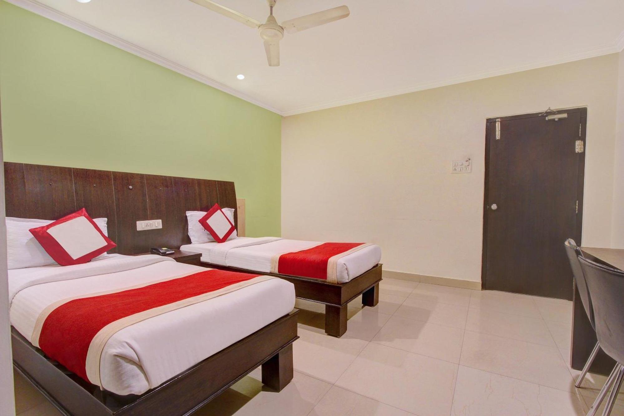 Super Collection O Alekhya Residency Hotell Hyderabad Exteriör bild