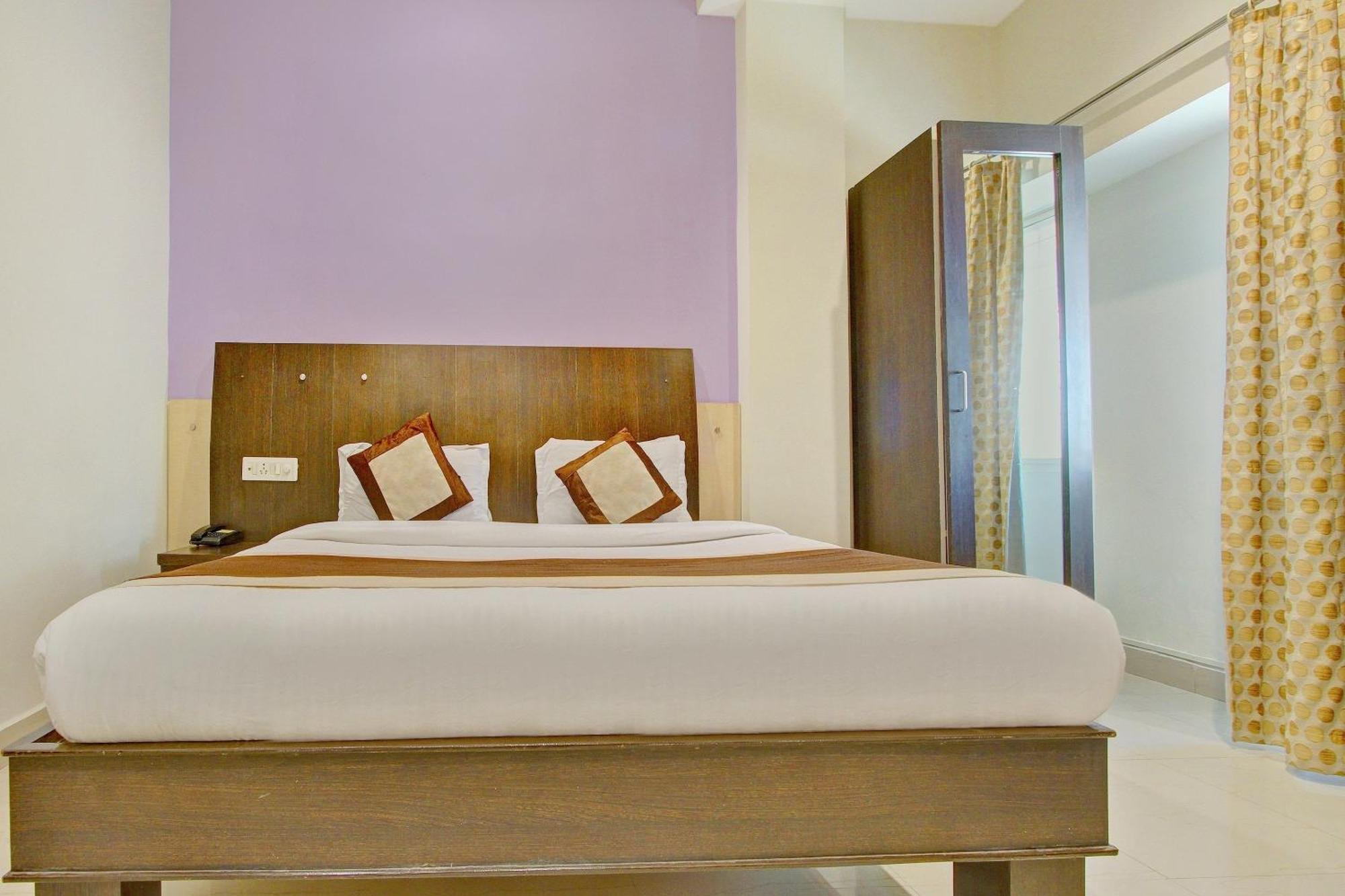 Super Collection O Alekhya Residency Hotell Hyderabad Exteriör bild