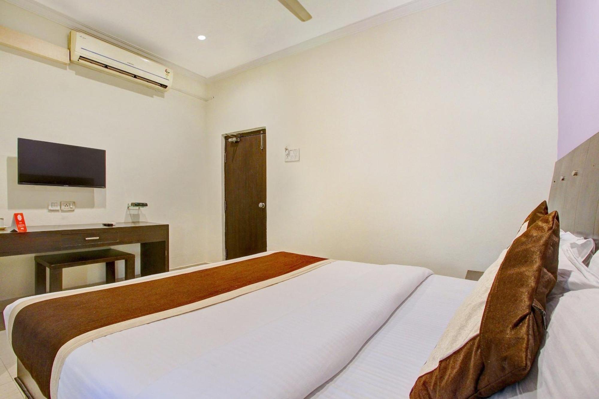 Super Collection O Alekhya Residency Hotell Hyderabad Exteriör bild