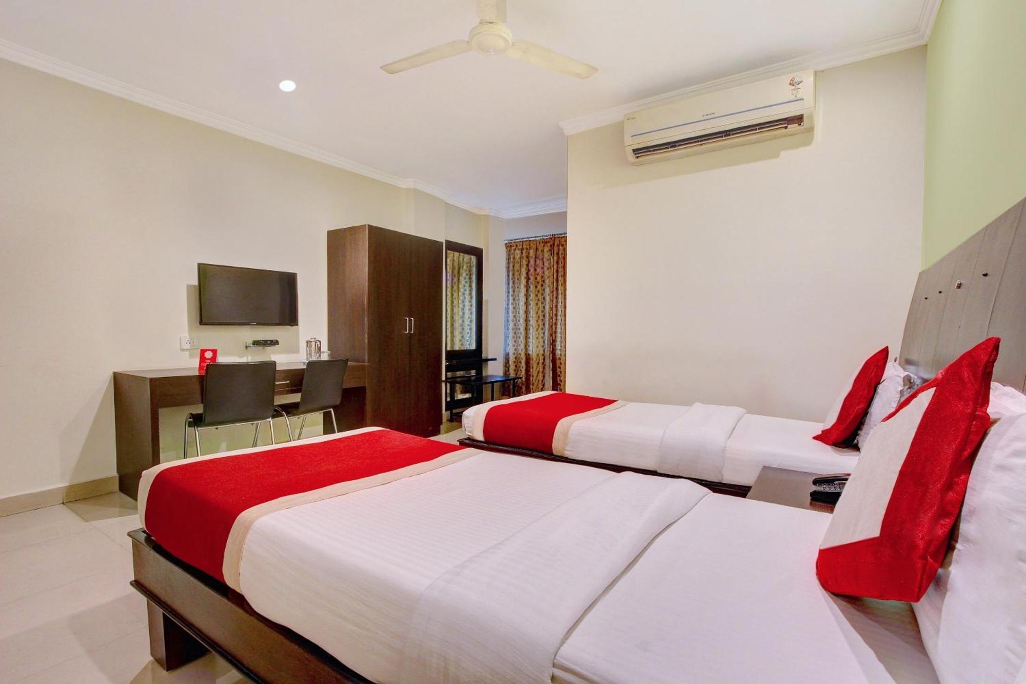 Super Collection O Alekhya Residency Hotell Hyderabad Exteriör bild